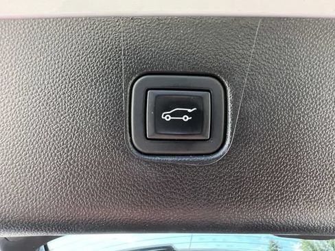 Used 2021 Chevrolet Blazer LT FWD image 13