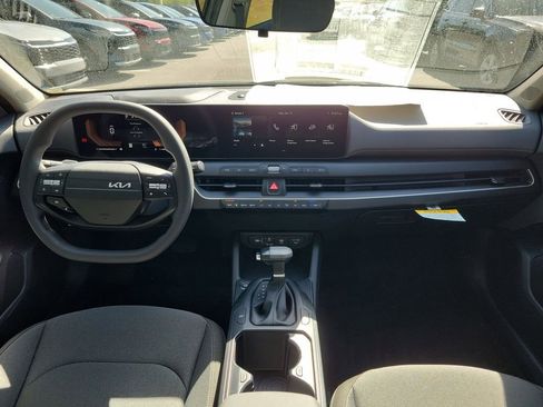 New 2026 Kia K4 LXS image 16