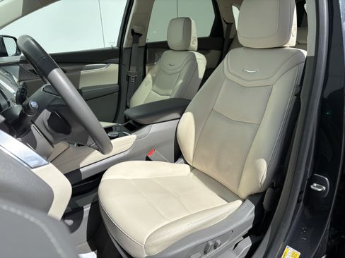 Certified 2023 Cadillac XT5 Premium Luxury w/ LPO, Floor Liner Package AWD/4WD image 11