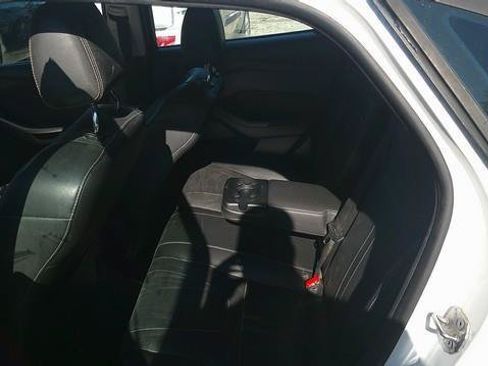 Used 2012 Ford Focus SEL FWD image 9