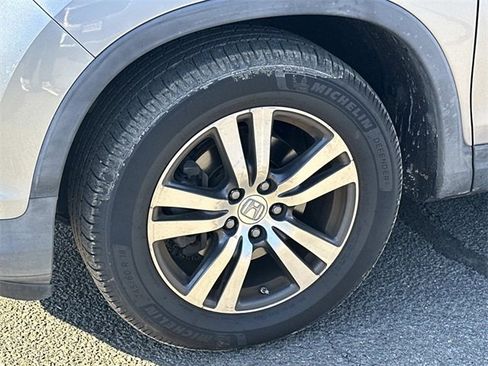 Used 2017 Honda Pilot EX image 3