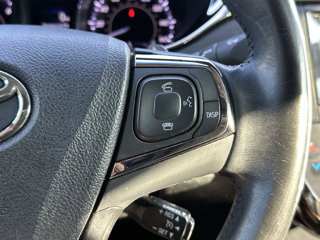 Used 2013 Toyota Avalon Limited FWD image 29