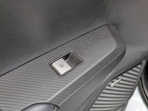 Used 2025 Mitsubishi Outlander SE FWD image 27