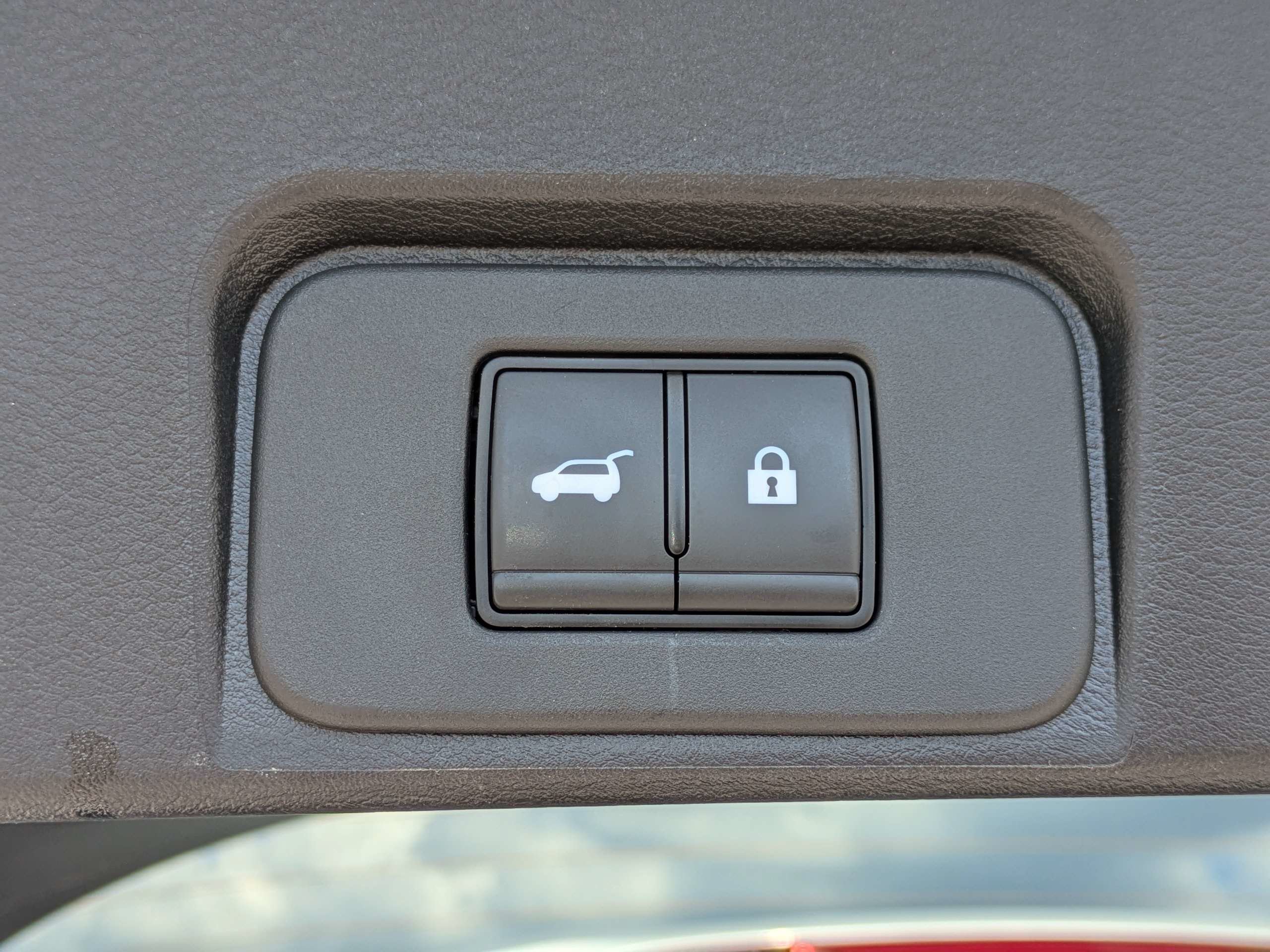 Used 2025 Nissan Rogue SV FWD image 17