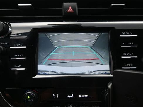 Used 2019 Toyota Camry SE FWD image 19