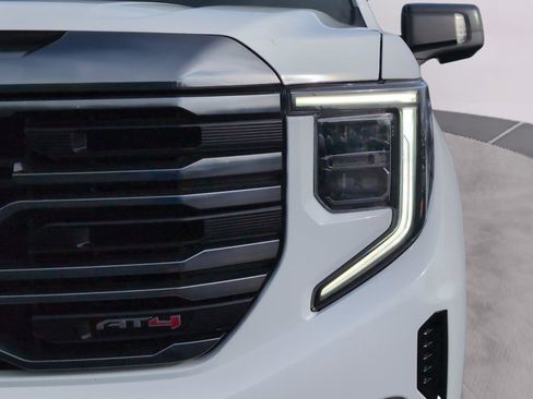 Used 2023 GMC Sierra 1500 AT4 w/ AT4 Premium Package AWD/4WD image 37