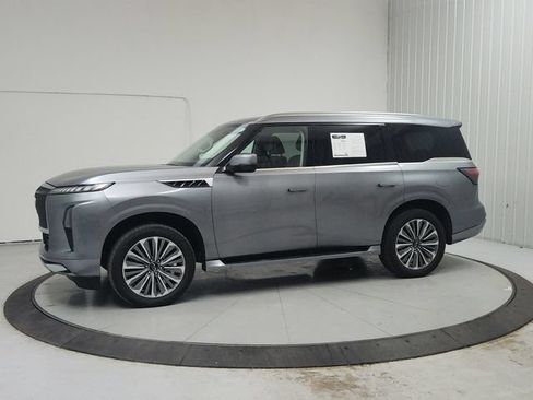 Used 2025 INFINITI QX80 Sensory AWD/4WD image 3