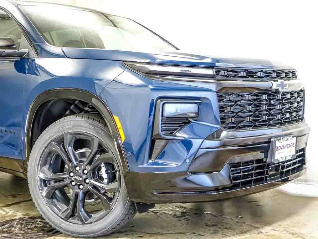 New 2027 Chevrolet Traverse RS w/ LPO, Floor Liner Package AWD/4WD image 3