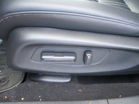 Certified 2024 Honda HR-V EX-L image 17