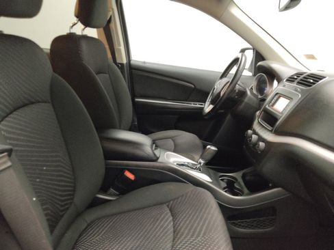 Used 2019 Dodge Journey SE w/ Premium Group image 21