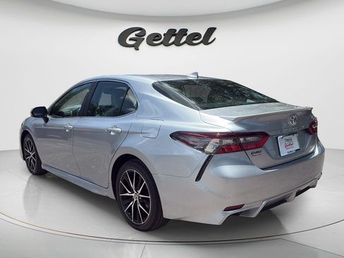 Used 2024 Toyota Camry SE w/ Cold Weather Package FWD image 7