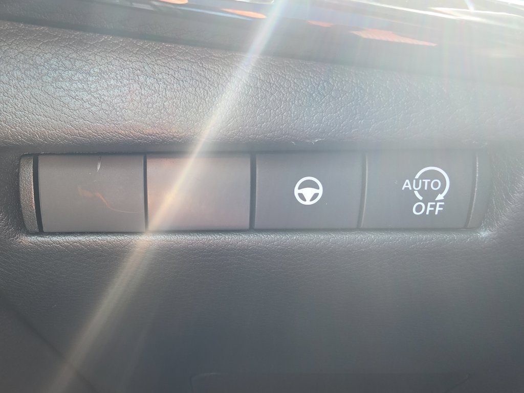 New 2026 Nissan Kicks SR FWD image 36