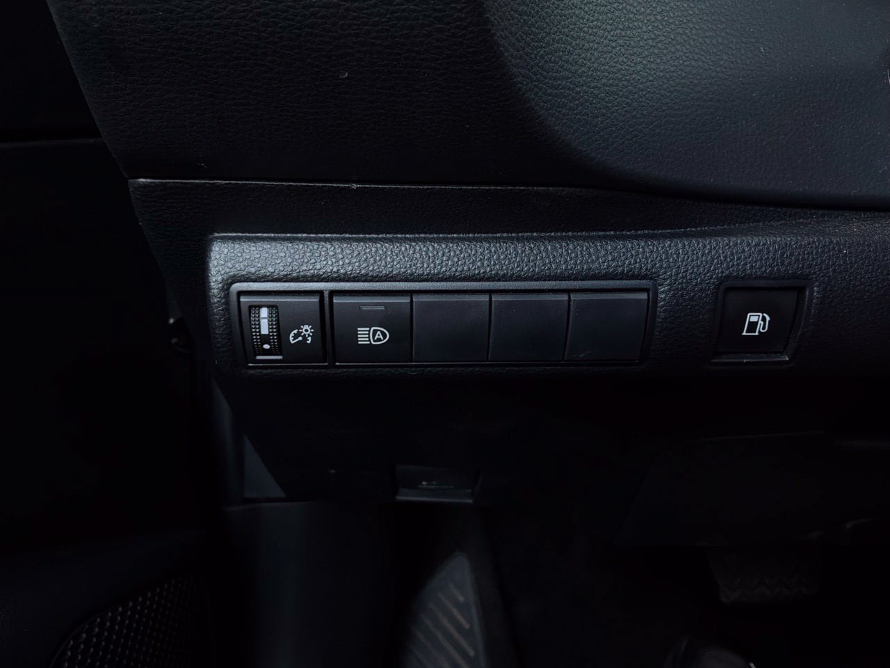 Used 2026 Toyota Corolla LE FWD image 24