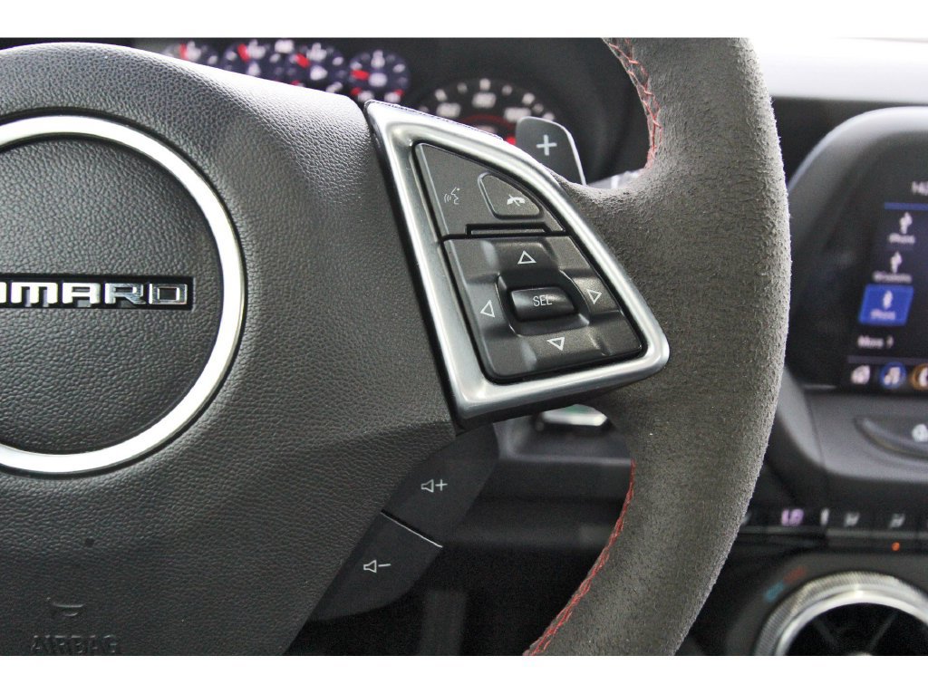 Used 2020 Chevrolet Camaro ZL1 RWD image 18