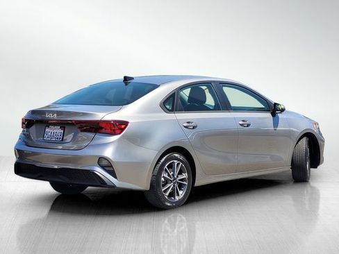 Used 2023 Kia Forte LXS FWD image 4