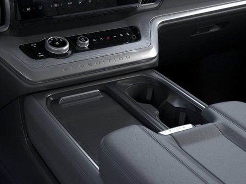 New 2026 Ford Expedition Active image 15