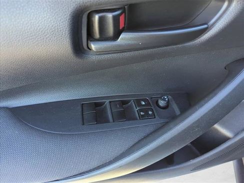 Used 2022 Toyota Corolla LE image 8