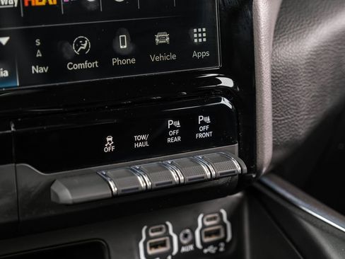 Used 2023 RAM 1500 Laramie AWD/4WD image 34