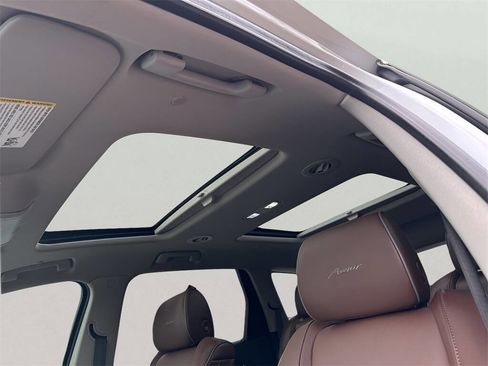 Used 2021 Buick Enclave Avenir image 35