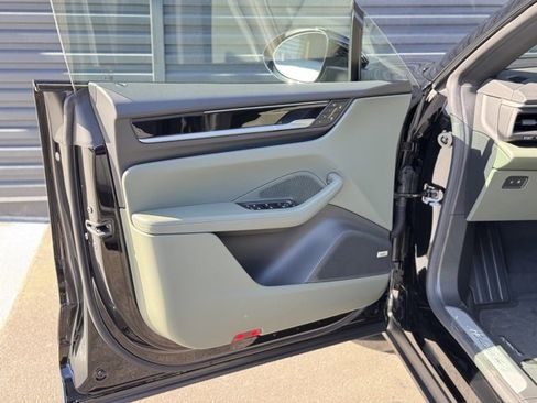 New 2025 Porsche Macan 4 Electric image 13