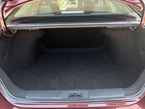 Used 2025 Nissan Sentra SV FWD image 32
