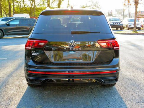 Used 2023 Volkswagen Tiguan SE R-Line image 8