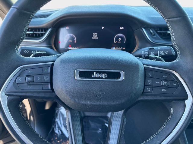 Used 2023 Jeep Grand Cherokee L Altitude AWD/4WD image 26