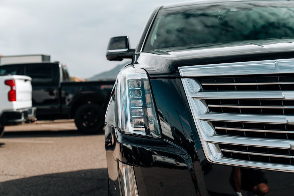 Used 2017 Cadillac Escalade Platinum AWD/4WD image 11