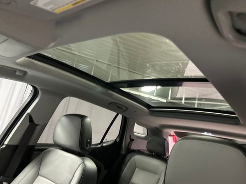 Used 2022 GMC Terrain SLT image 23