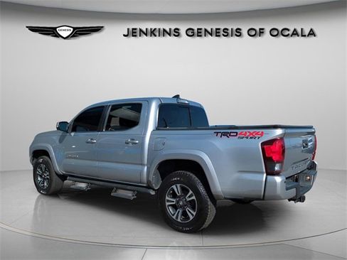 Used 2019 Toyota Tacoma TRD Sport image 6