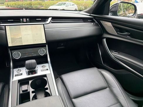 Used 2024 Jaguar XF R-Dynamic SE image 29