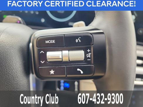 Used 2024 Hyundai Santa Fe Limited AWD/4WD image 20