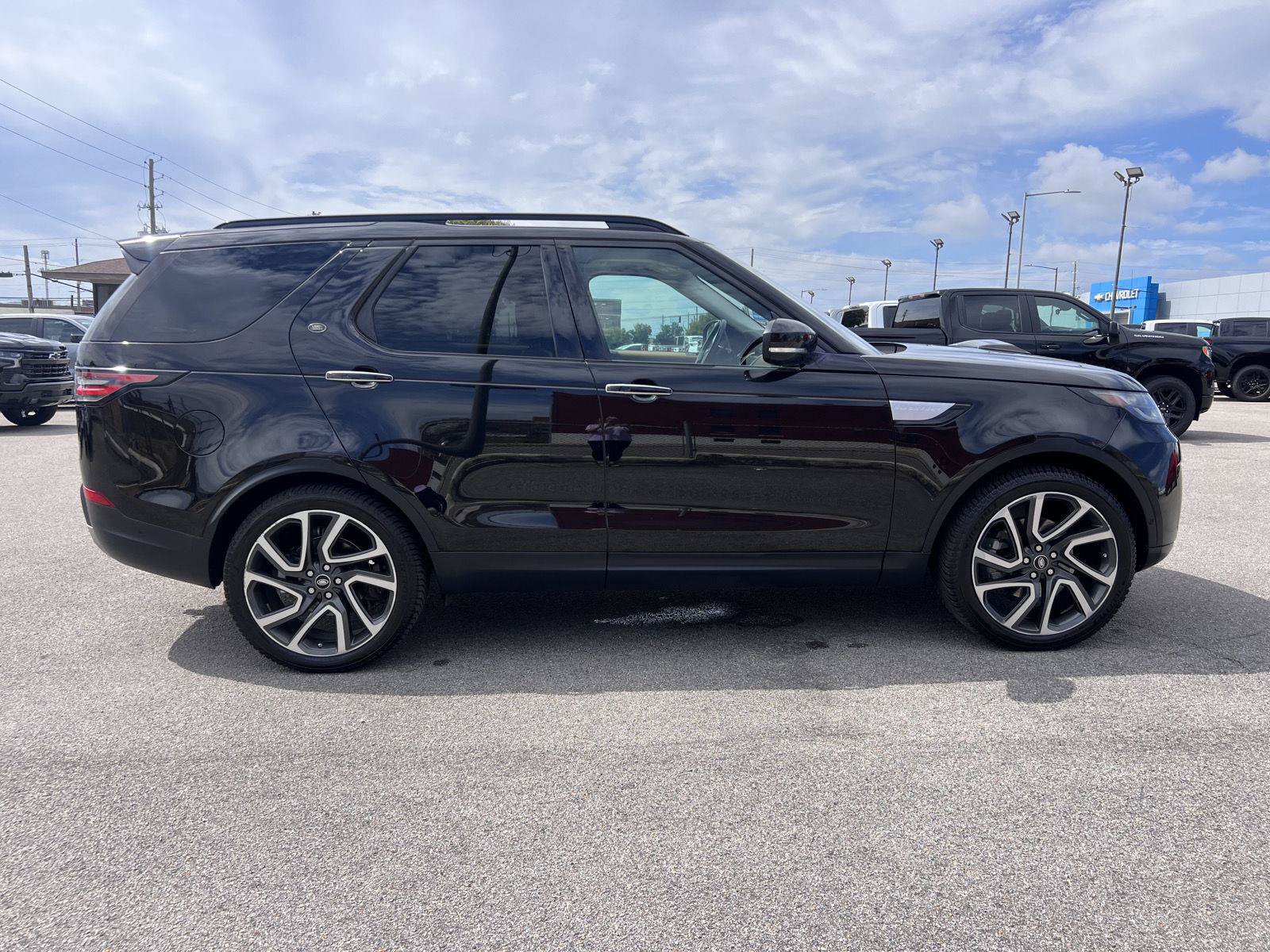 Used 2018 Land Rover Discovery HSE Luxury AWD/4WD image 9