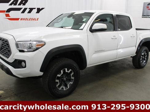 Used 2021 Toyota Tacoma TRD Off-Road w/ Technology Package image 1