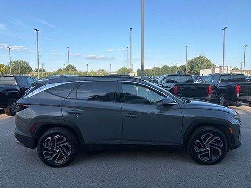 Used 2025 Hyundai Tucson Limited AWD/4WD image 11