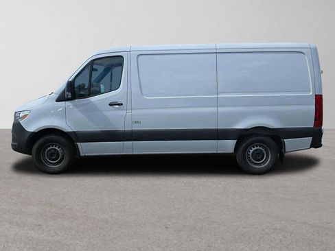 Used 2025 Mercedes-Benz Sprinter 2500 image 6