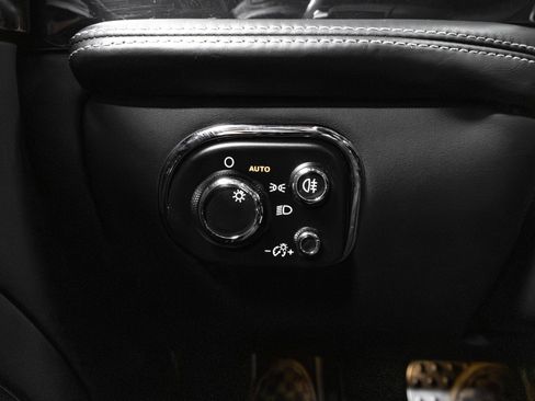 Used 2012 Bentley Mulsanne w/ Premiere Specification Pkg image 67