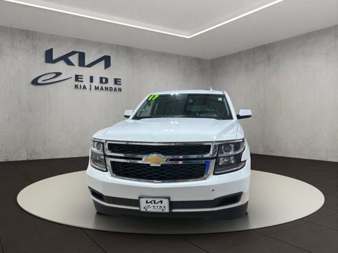 Used 2017 Chevrolet Suburban LT image 2