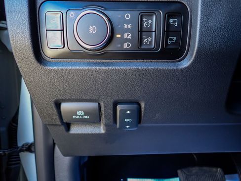 Used 2025 Ford F250 Platinum image 16