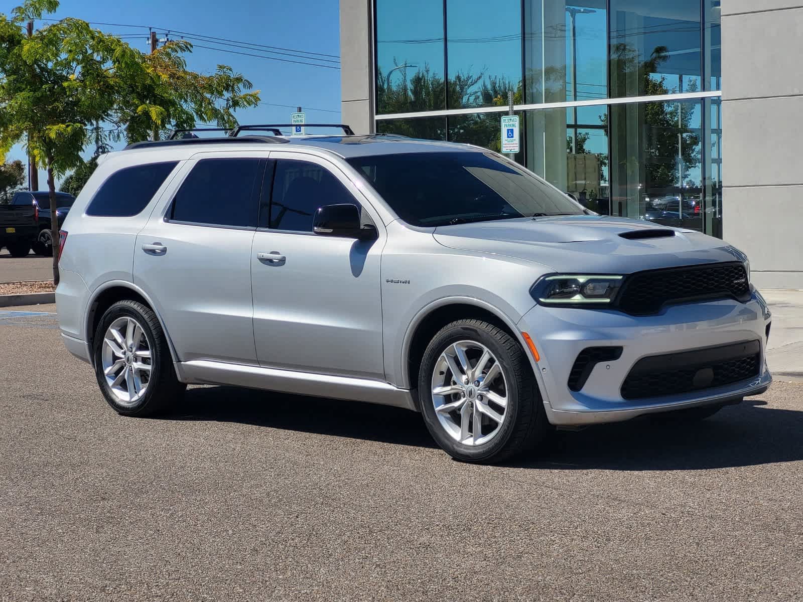 Used 2024 Dodge Durango R/T AWD/4WD image 3
