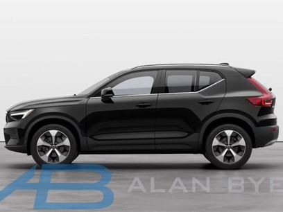 New 2025 Volvo XC40 B5 Core w/ Protection Package Premier