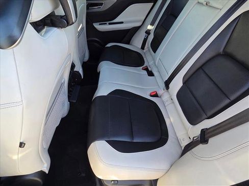 Used 2019 Jaguar F-PACE S image 19