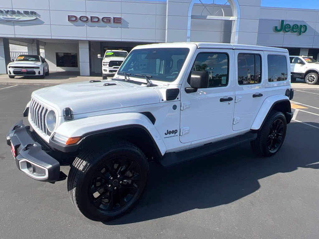 Used 2025 Jeep Wrangler Unlimited Sahara AWD/4WD image 1
