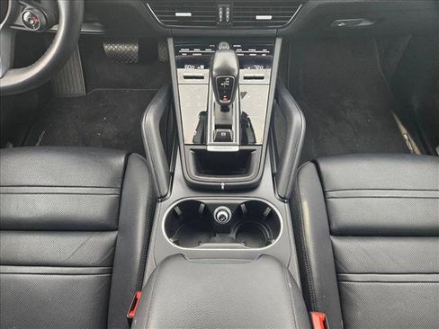 Used 2022 Porsche Cayenne E-Hybrid image 12