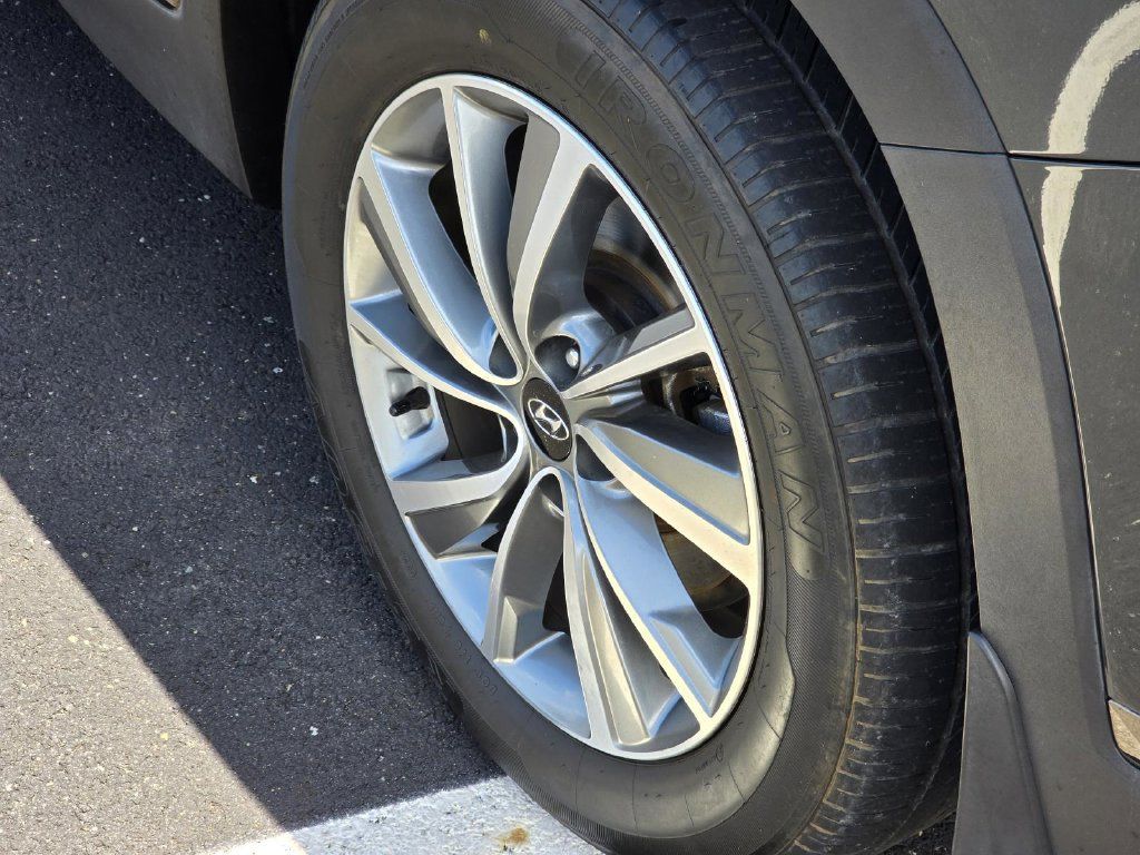Used 2020 Hyundai Santa Fe Limited FWD image 40