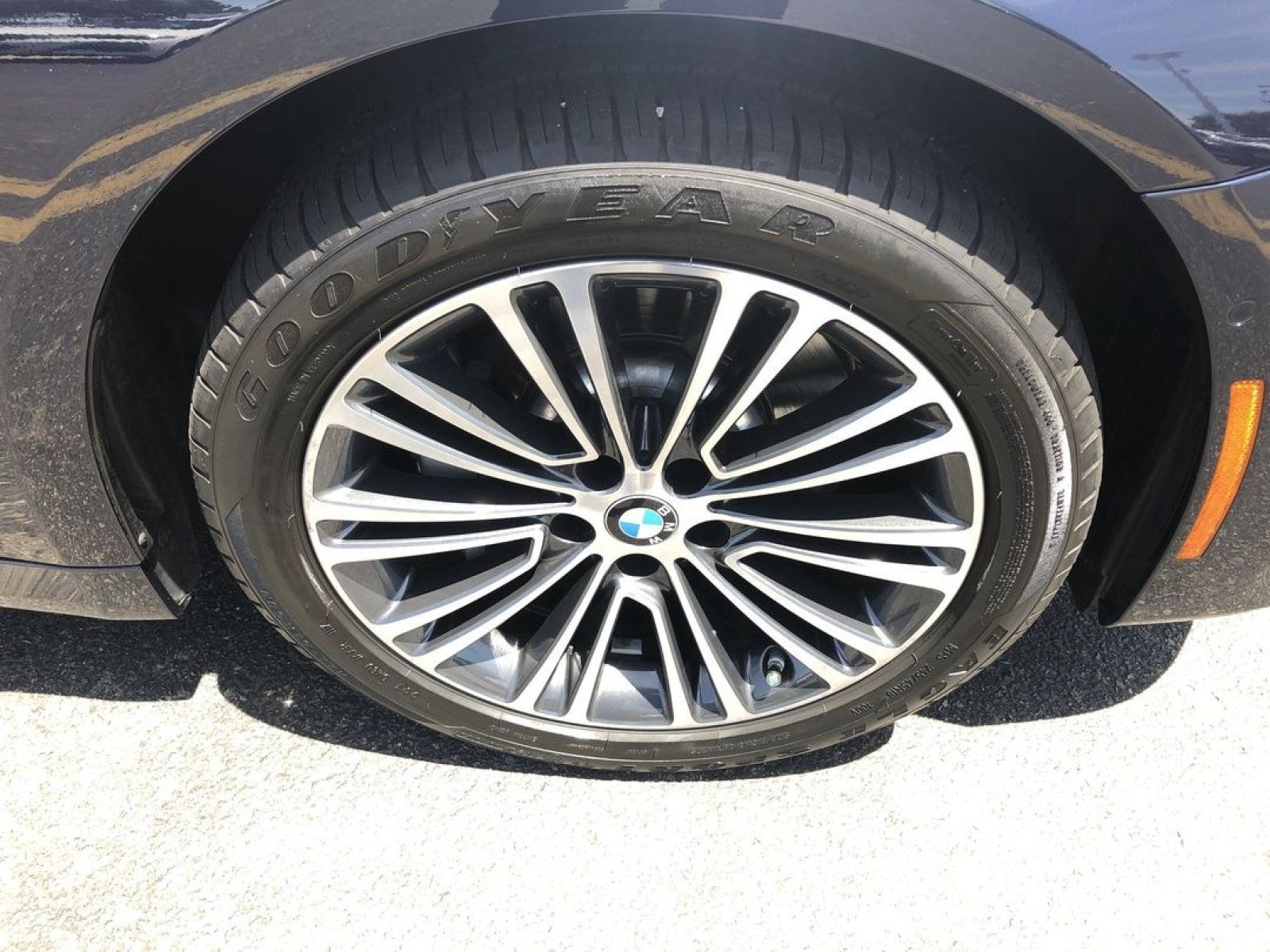 Used 2017 BMW 540i RWD image 11