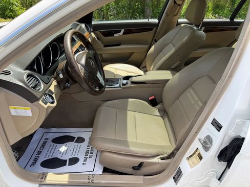 Used 2013 Mercedes-Benz C 250 Sedan image 16