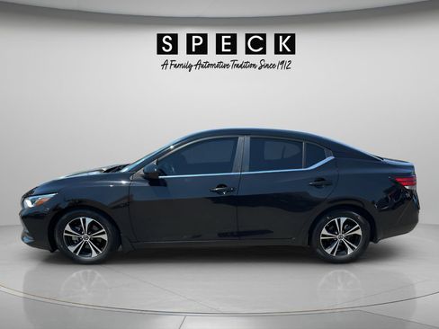 Used 2022 Nissan Sentra SV FWD image 2