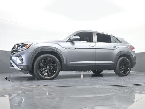 Used 2022 Volkswagen Atlas Cross Sport SE w/ Black Wheel Package image 59