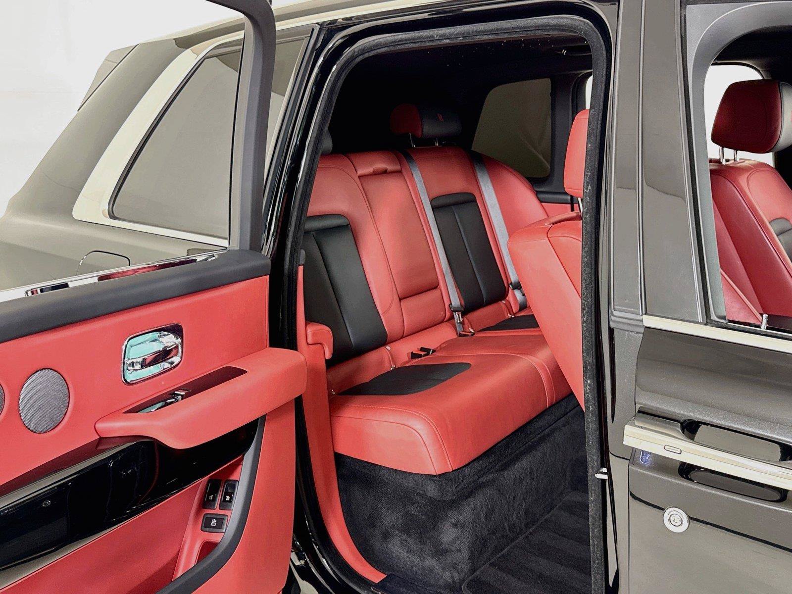 Used 2022 Rolls-Royce Cullinan AWD/4WD image 31